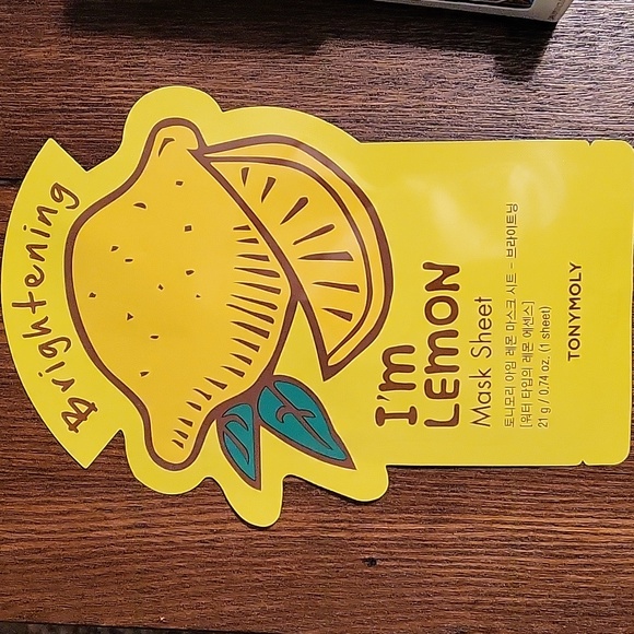 Massage lotion, powder eye mask, and a bag - Picture 3 of 3